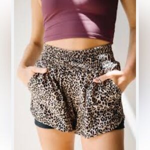 ALBION Shorts Pursuit Lunge Leopard Spandex With Grip Liner Like NEW Size XS